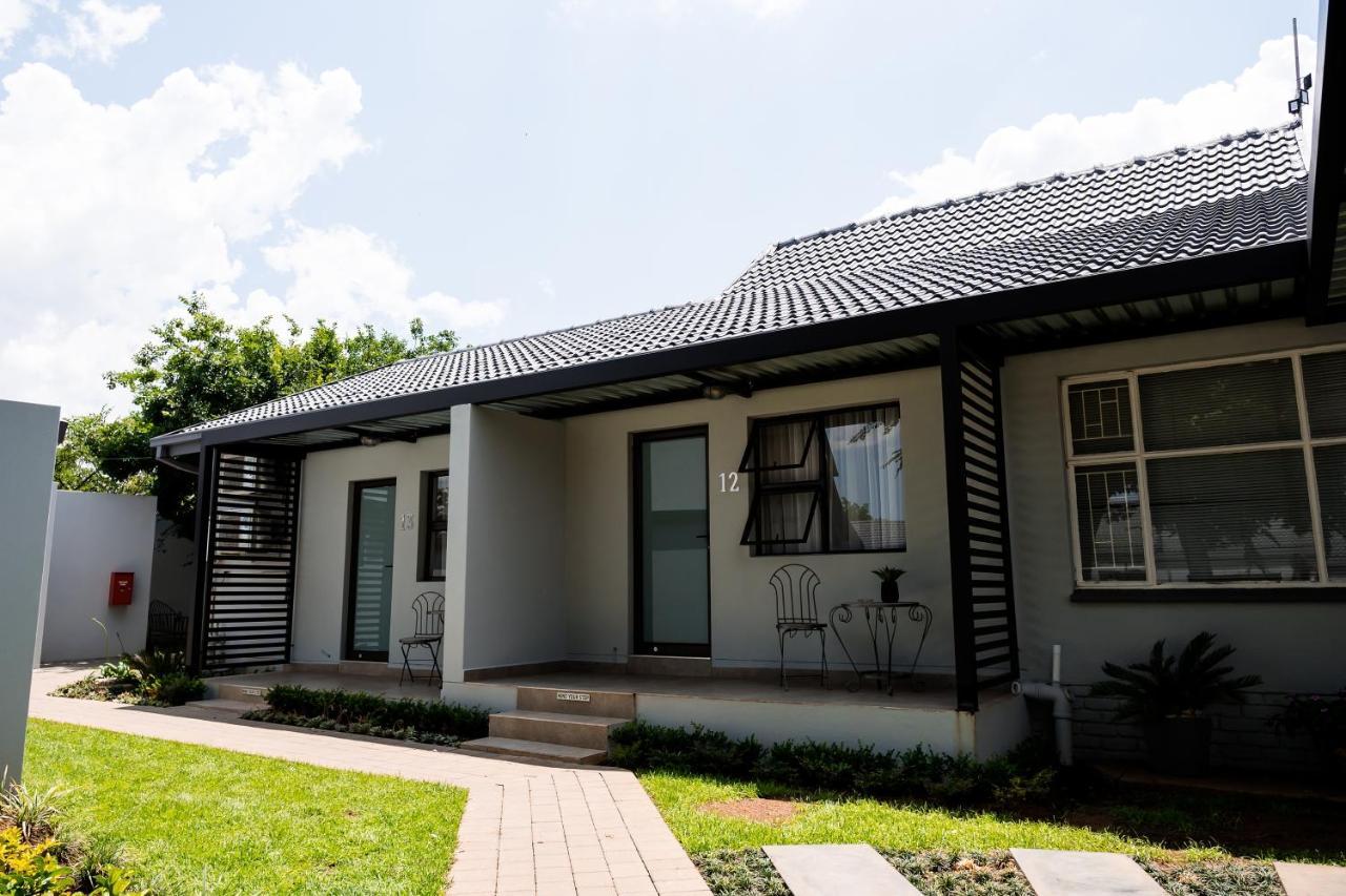 Villa Gracia Guesthouse Klerksdorp Exteriör bild