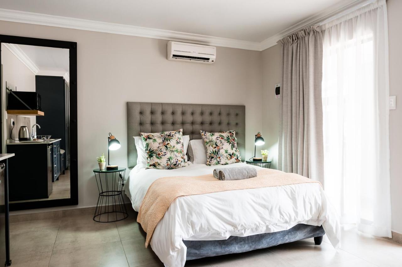 Villa Gracia Guesthouse Klerksdorp Exteriör bild