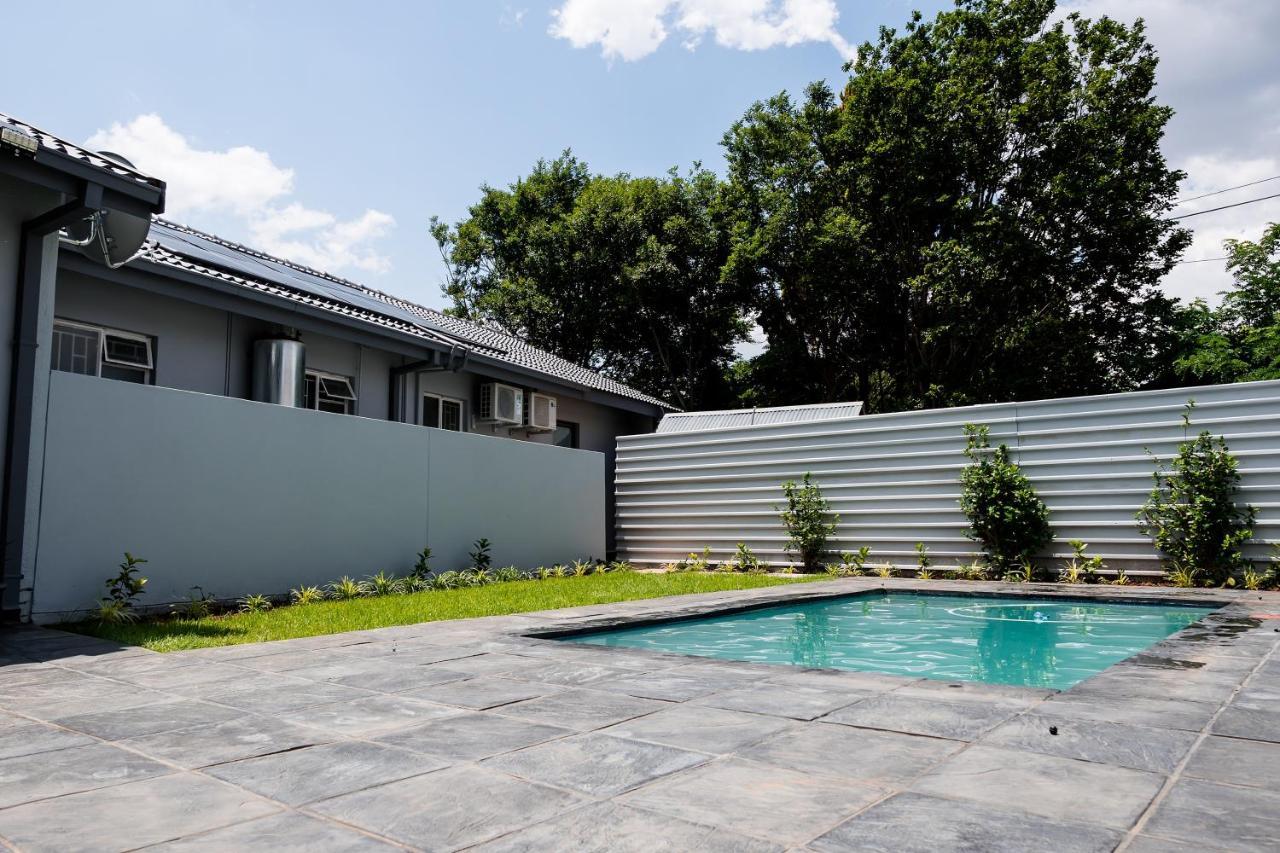 Villa Gracia Guesthouse Klerksdorp Exteriör bild